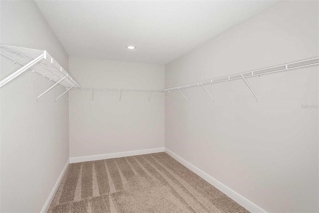 For Sale: $542,490 (5 beds, 3 baths, 3040 Square Feet)