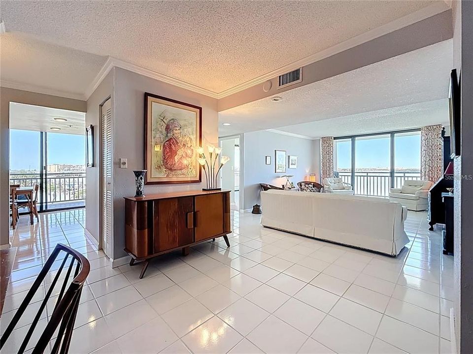 For Sale: $659,900 (3 beds, 2 baths, 1470 Square Feet)