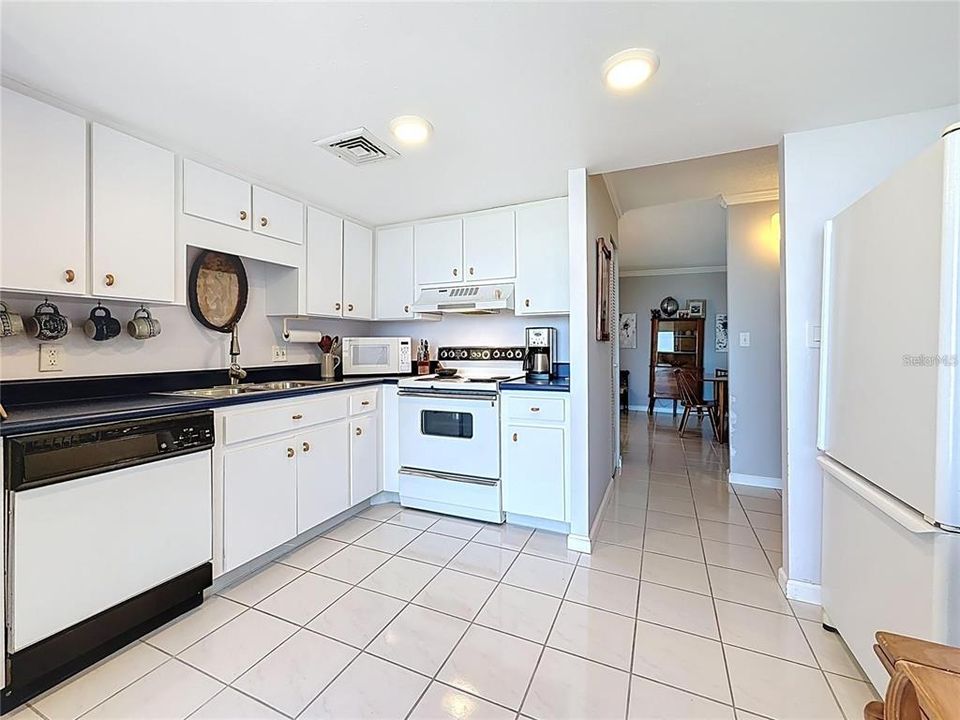 For Sale: $659,900 (3 beds, 2 baths, 1470 Square Feet)
