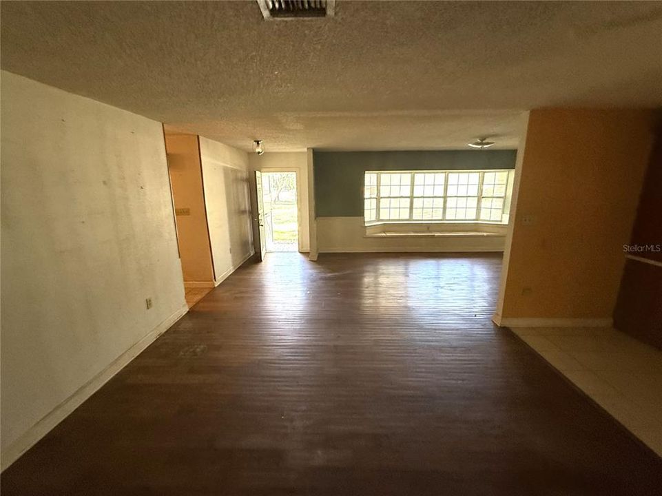 En Venta: $280,000 (3 camas, 2 baños, 2080 Pies cuadrados)