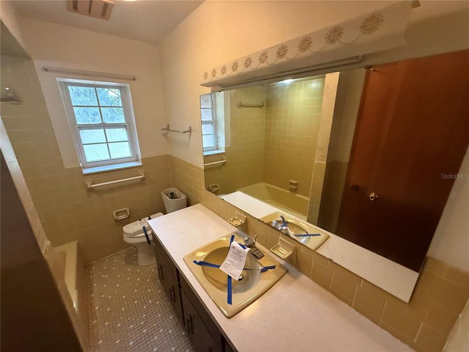 En Venta: $280,000 (3 camas, 2 baños, 2080 Pies cuadrados)