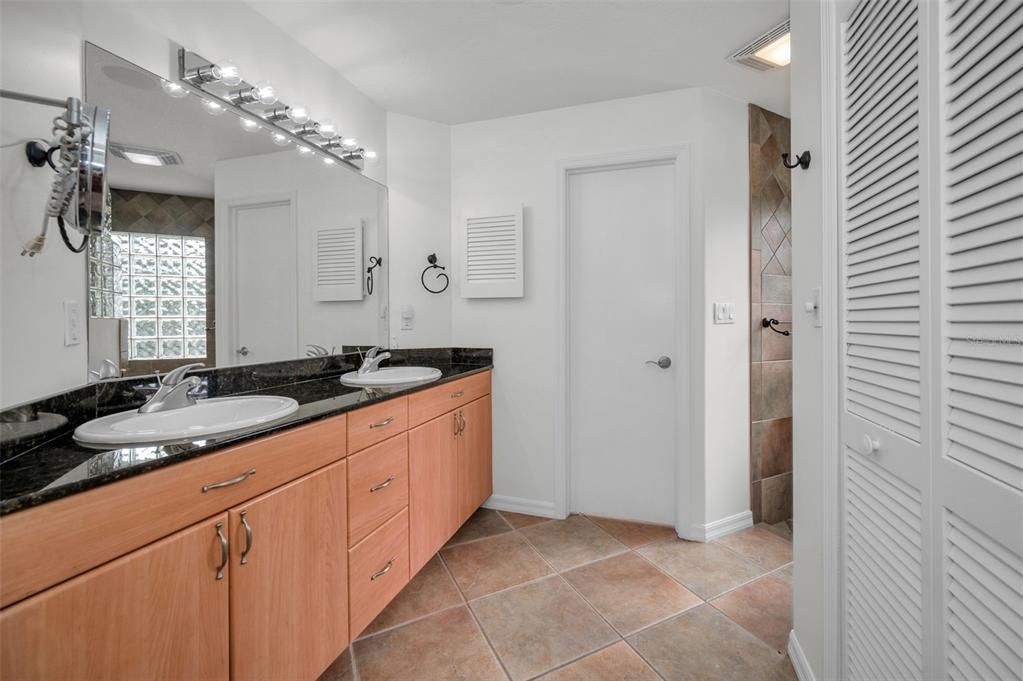 На продажу: $795,000 (2 спален, 2 ванн, 1690 Квадратных фут)