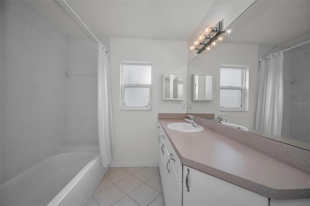 На продажу: $795,000 (2 спален, 2 ванн, 1690 Квадратных фут)