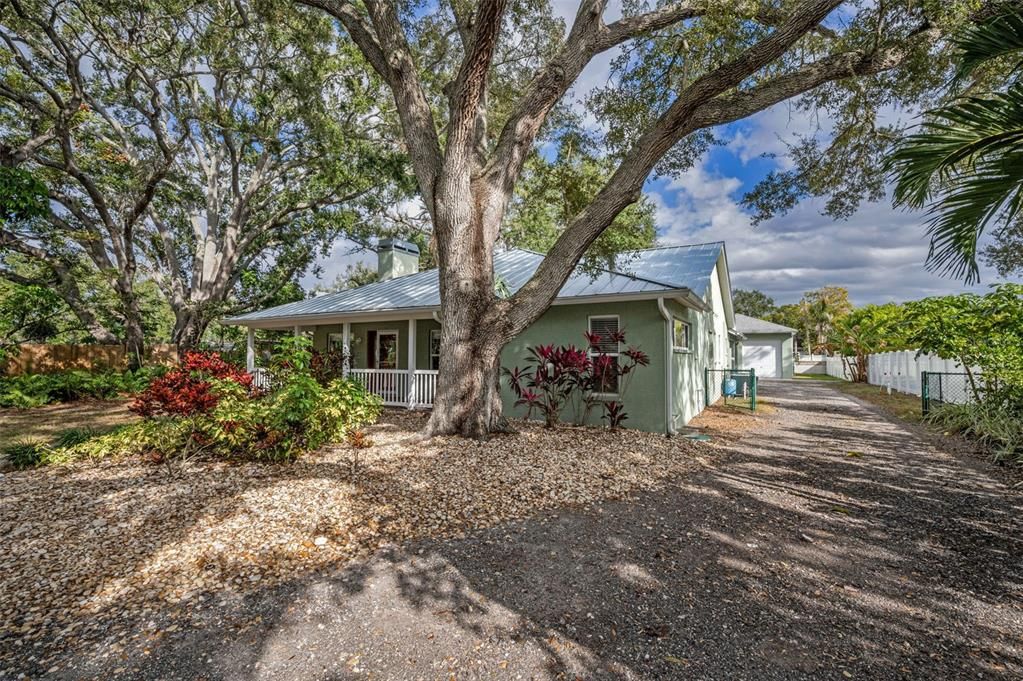 На продажу: $795,000 (2 спален, 2 ванн, 1690 Квадратных фут)