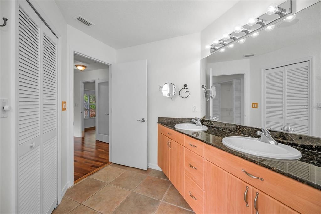 На продажу: $795,000 (2 спален, 2 ванн, 1690 Квадратных фут)