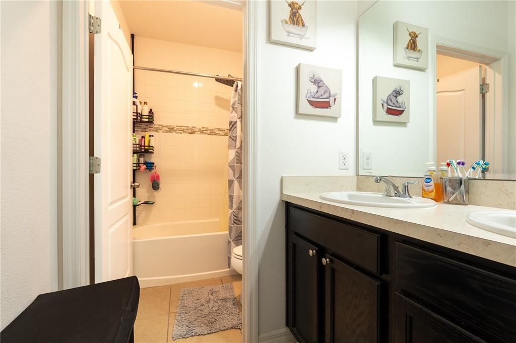 For Rent: $2,300 (4 beds, 2 baths, 1905 Square Feet)