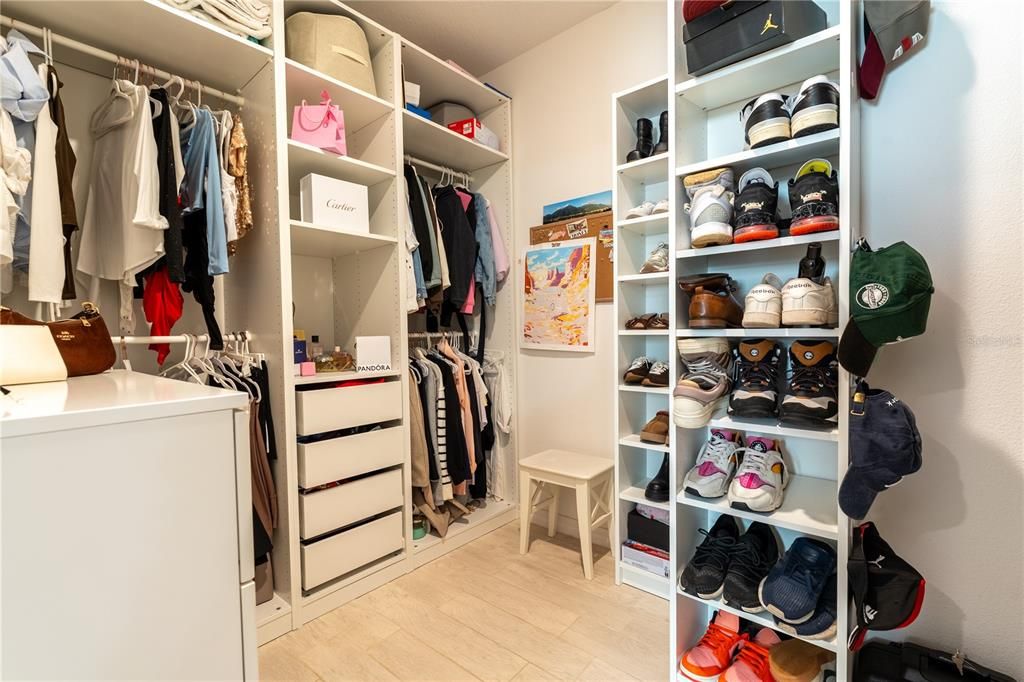 For Rent: $2,300 (4 beds, 2 baths, 1905 Square Feet)