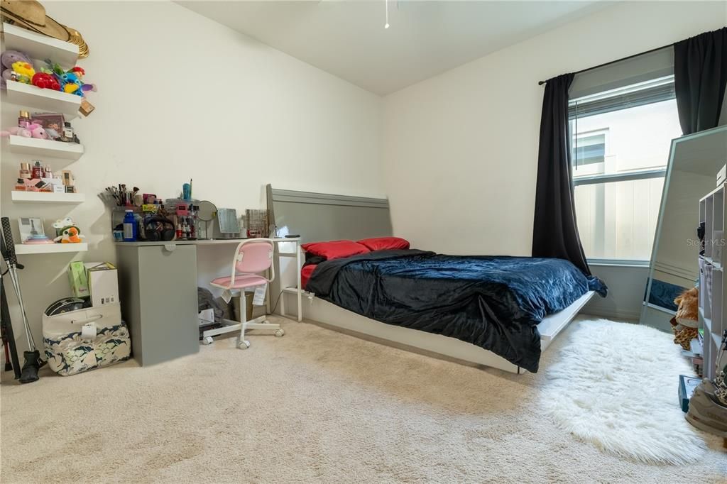 For Rent: $2,300 (4 beds, 2 baths, 1905 Square Feet)