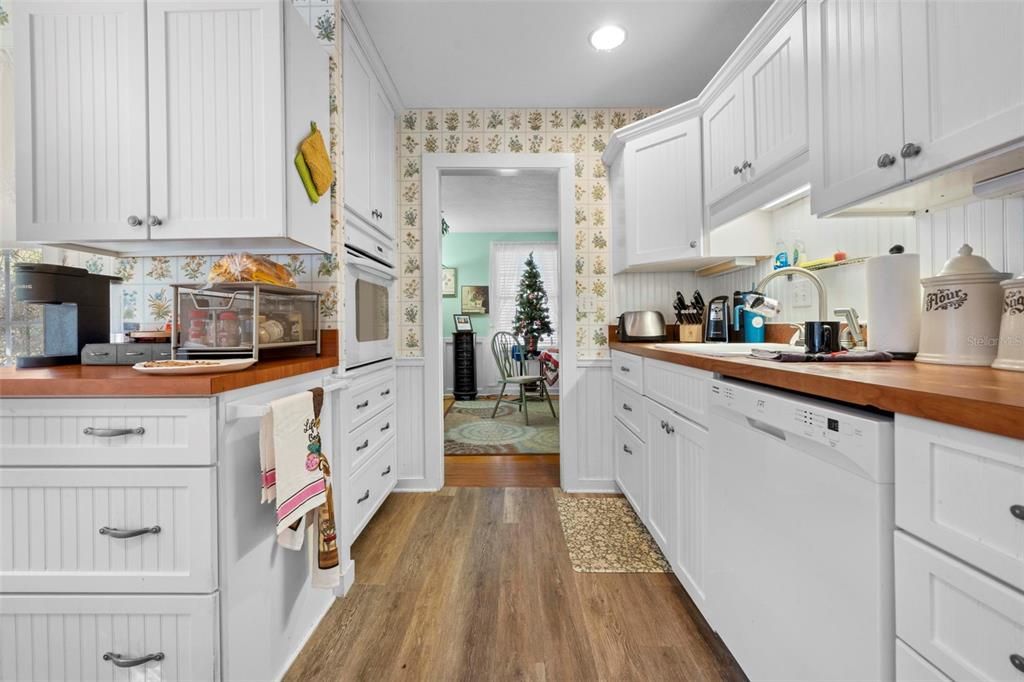 На продажу: $270,000 (2 спален, 2 ванн, 1332 Квадратных фут)