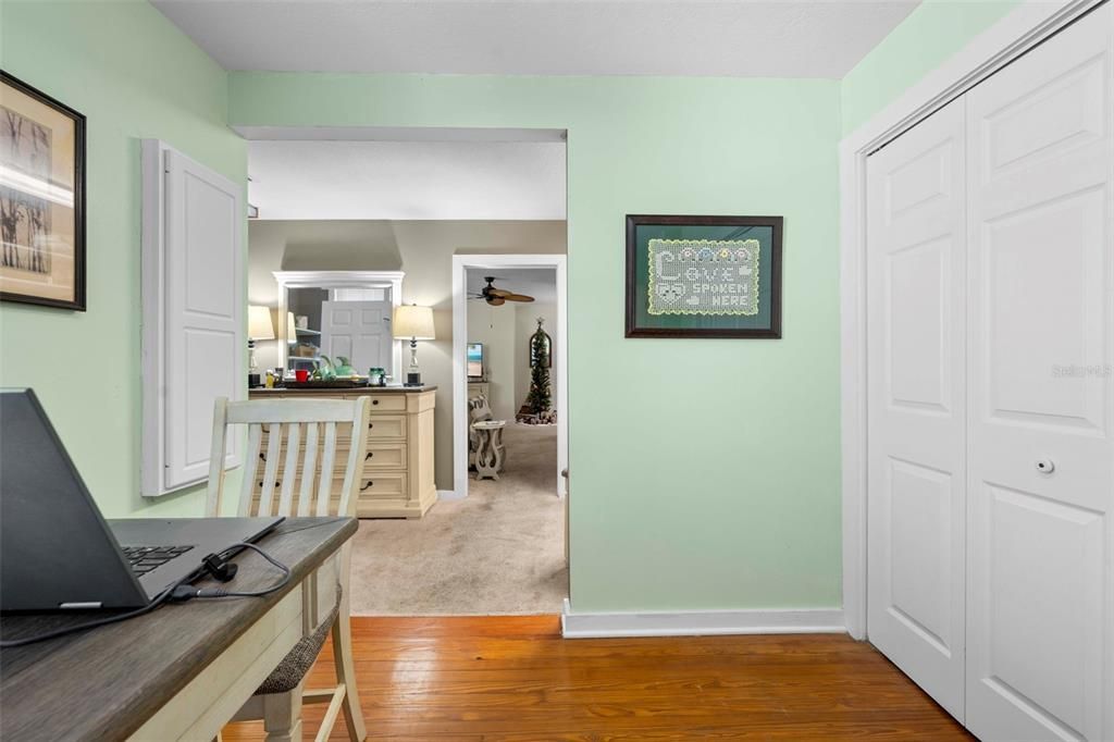 На продажу: $270,000 (2 спален, 2 ванн, 1332 Квадратных фут)