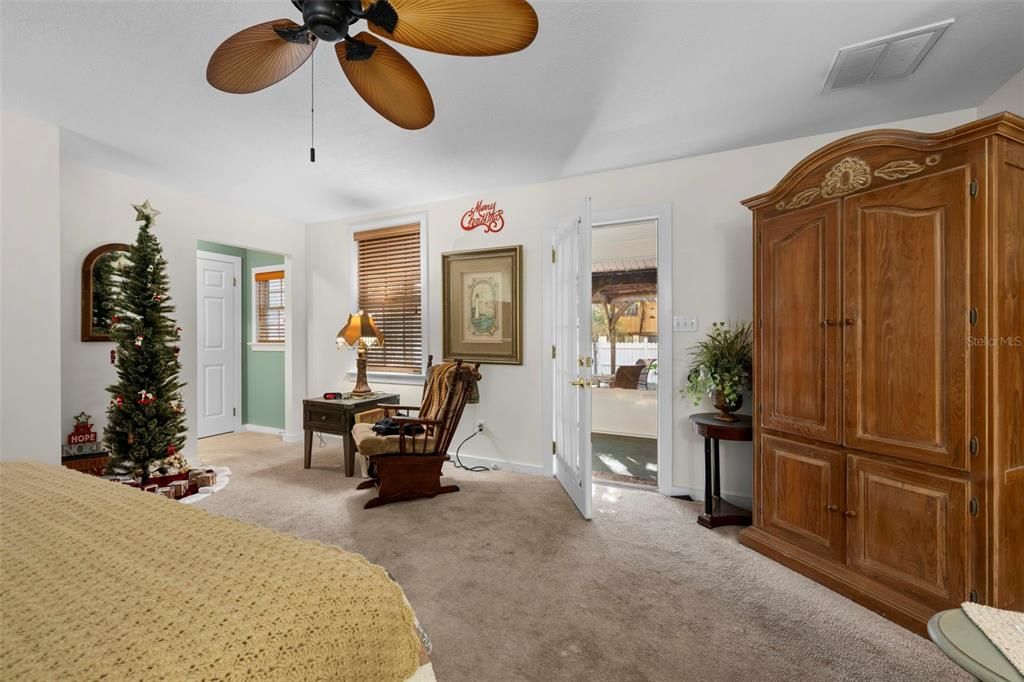 На продажу: $270,000 (2 спален, 2 ванн, 1332 Квадратных фут)