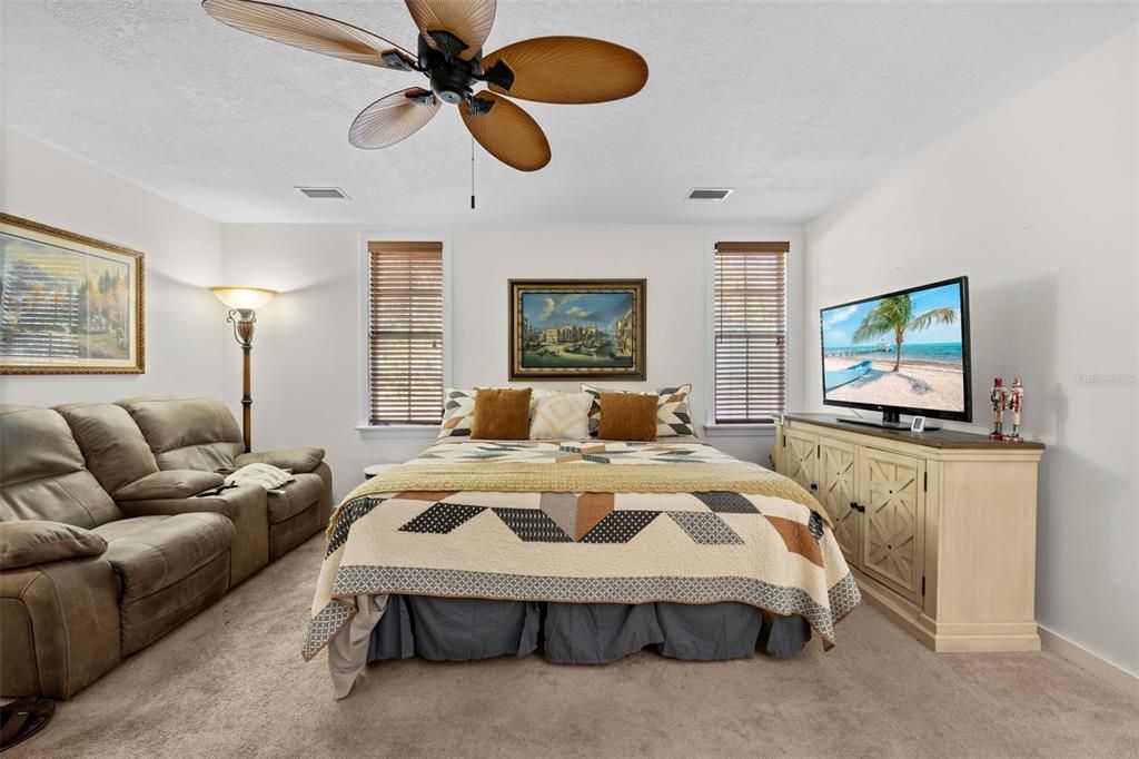 На продажу: $270,000 (2 спален, 2 ванн, 1332 Квадратных фут)