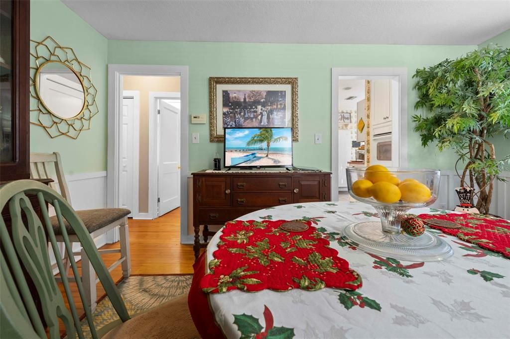 На продажу: $270,000 (2 спален, 2 ванн, 1332 Квадратных фут)