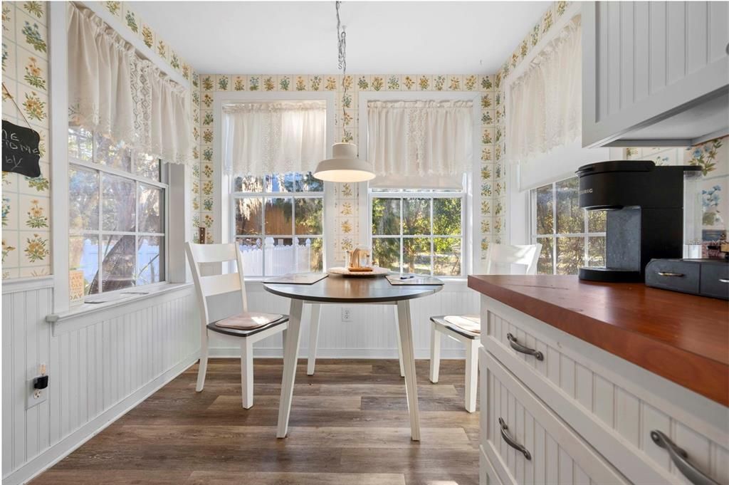 На продажу: $270,000 (2 спален, 2 ванн, 1332 Квадратных фут)