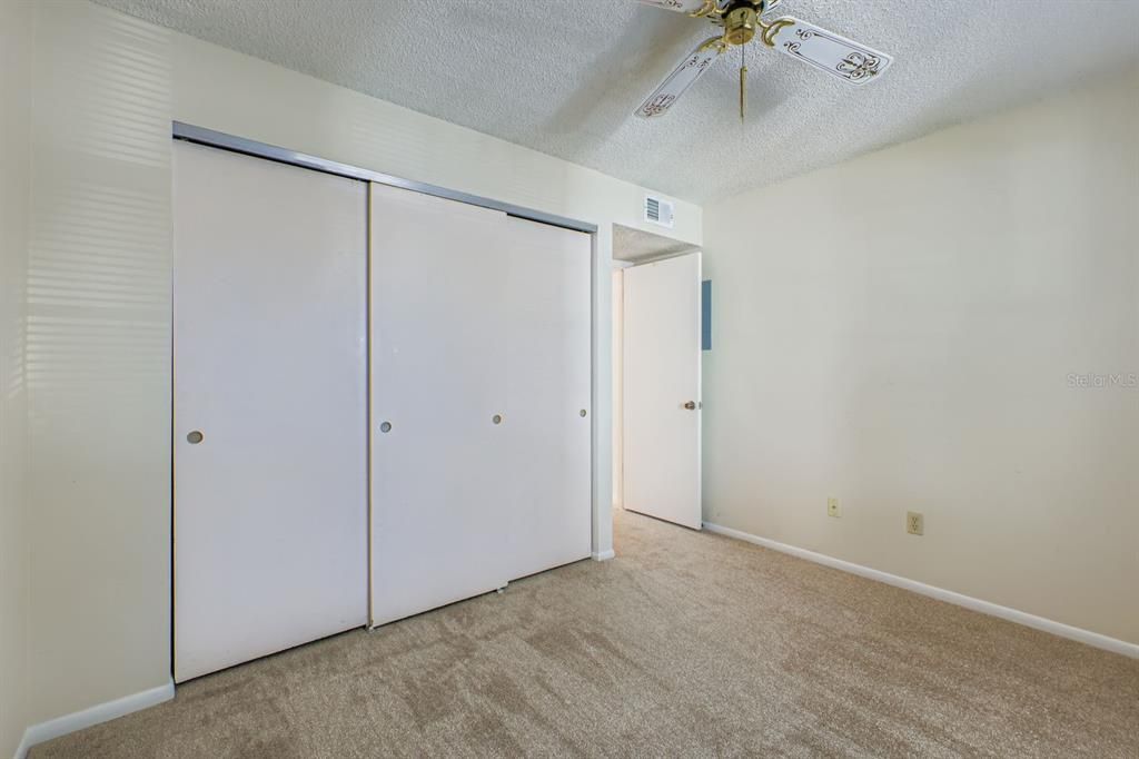 For Sale: $205,000 (2 beds, 1 baths, 818 Square Feet)