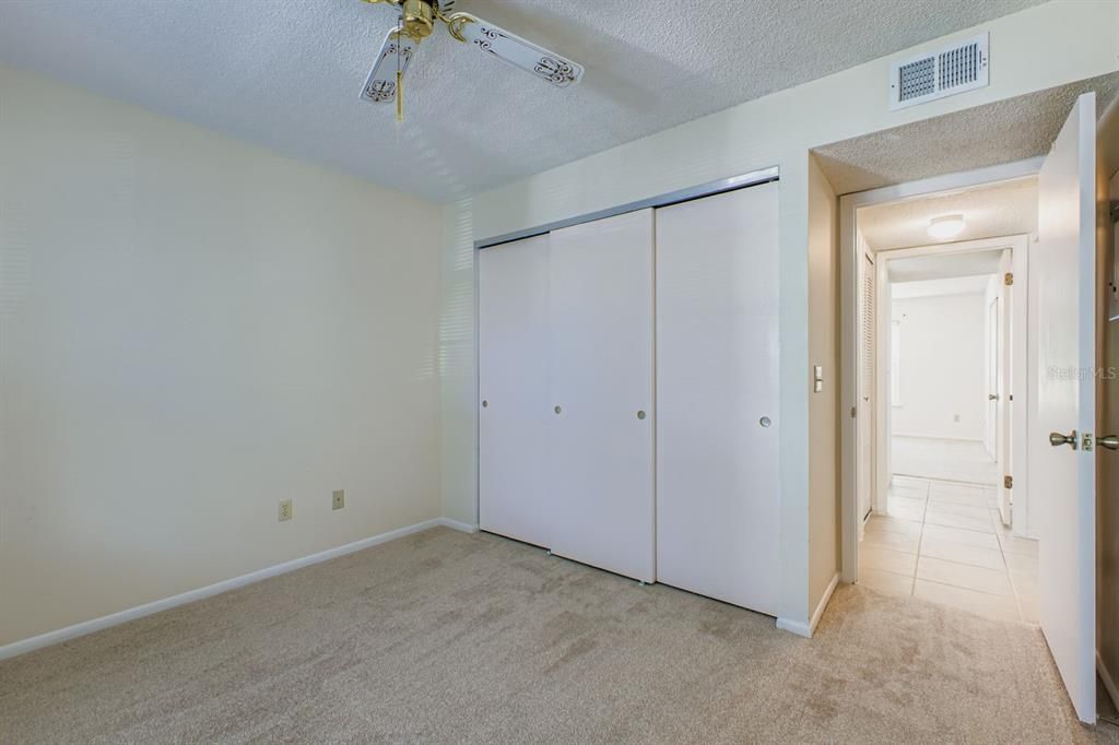 For Sale: $205,000 (2 beds, 1 baths, 818 Square Feet)