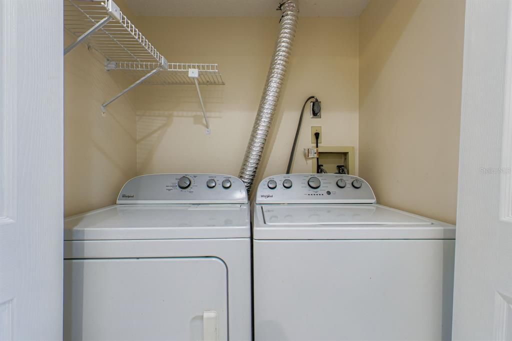 For Sale: $205,000 (2 beds, 1 baths, 818 Square Feet)