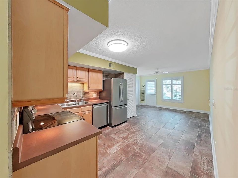 待售: $199,900 (2 贝兹, 2 浴室, 1100 平方英尺)