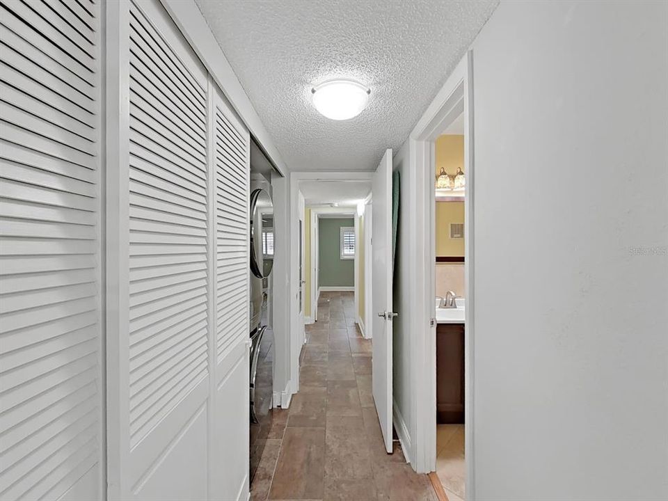 待售: $199,900 (2 贝兹, 2 浴室, 1100 平方英尺)