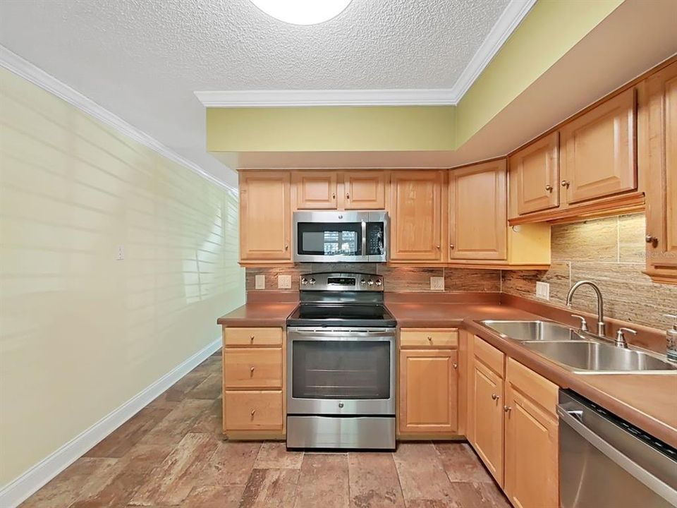 待售: $199,900 (2 贝兹, 2 浴室, 1100 平方英尺)