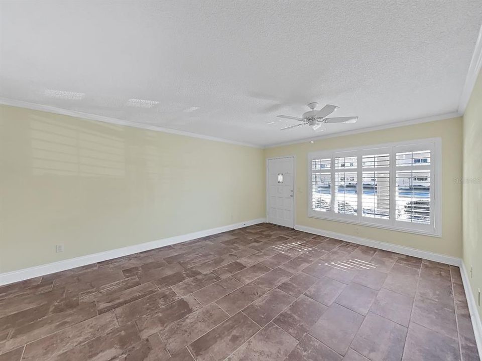 待售: $199,900 (2 贝兹, 2 浴室, 1100 平方英尺)