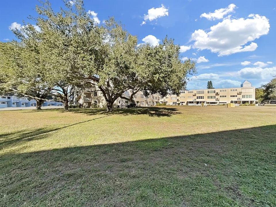 待售: $199,900 (2 贝兹, 2 浴室, 1100 平方英尺)