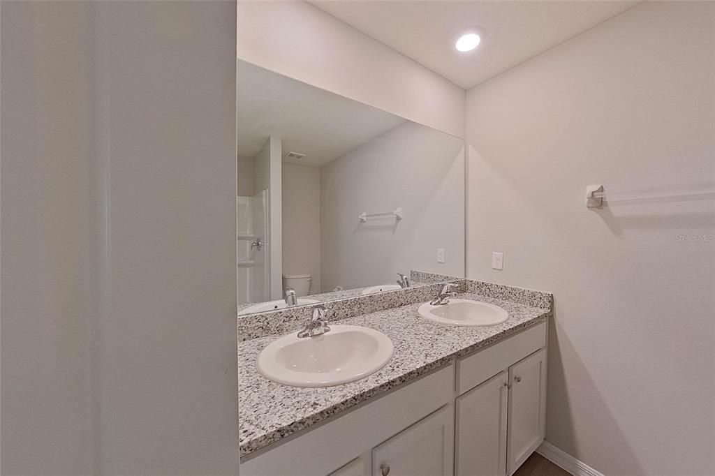 В аренду: $1,895 (3 спален, 2 ванн, 1453 Квадратных фут)