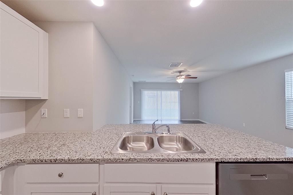 В аренду: $1,895 (3 спален, 2 ванн, 1453 Квадратных фут)