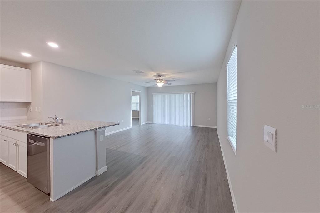 В аренду: $1,895 (3 спален, 2 ванн, 1453 Квадратных фут)