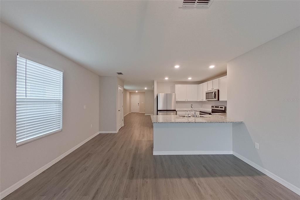 В аренду: $1,895 (3 спален, 2 ванн, 1453 Квадратных фут)