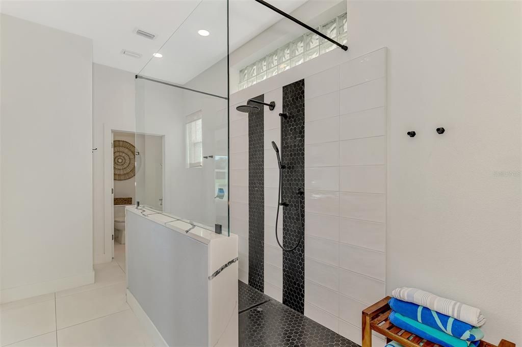 For Rent: $8,500 (3 beds, 2 baths, 1926 Square Feet)