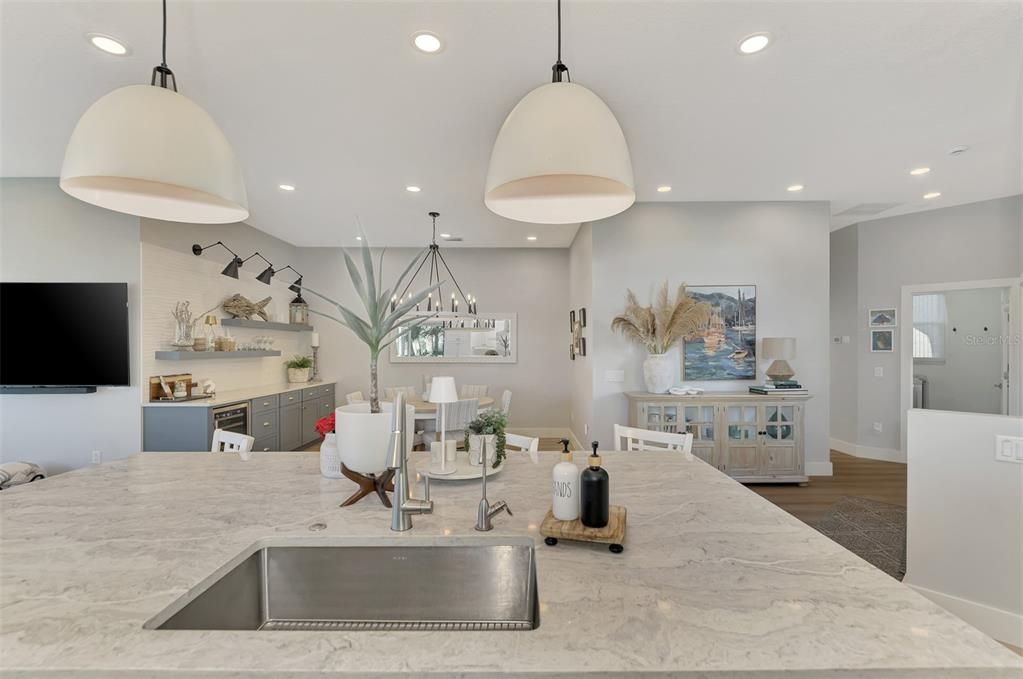 For Rent: $8,500 (3 beds, 2 baths, 1926 Square Feet)