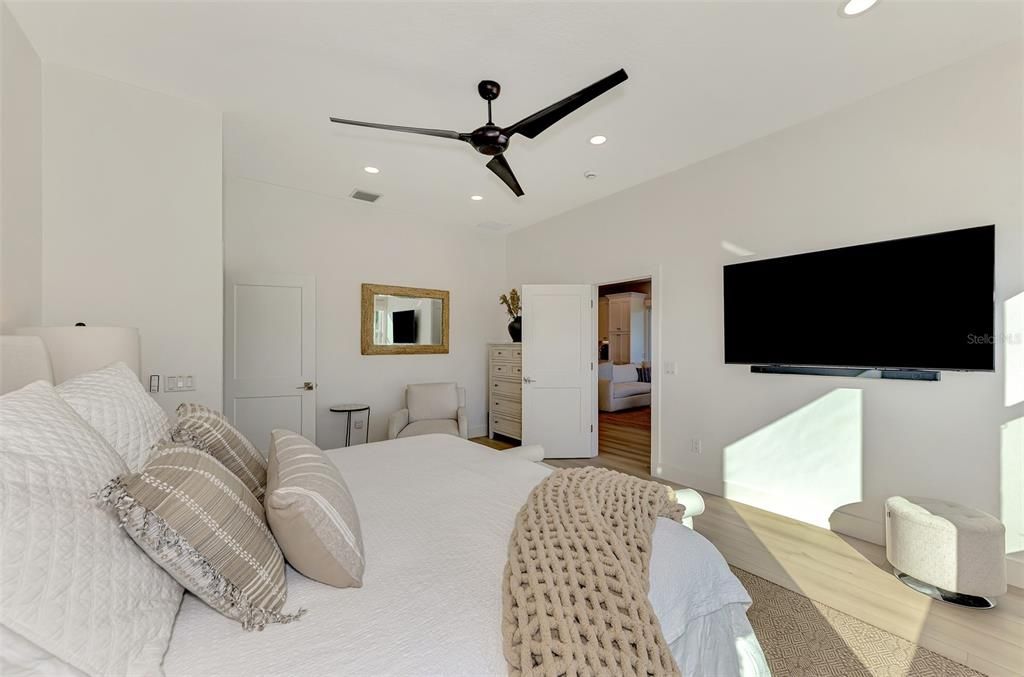 For Rent: $8,500 (3 beds, 2 baths, 1926 Square Feet)