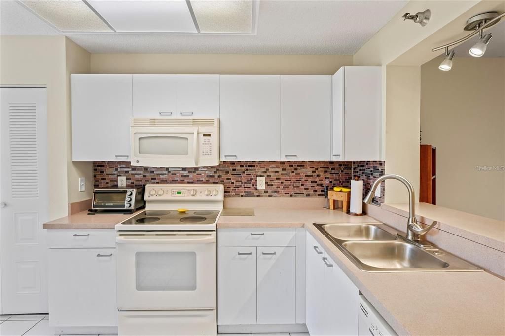 待售: $239,900 (2 贝兹, 2 浴室, 1280 平方英尺)