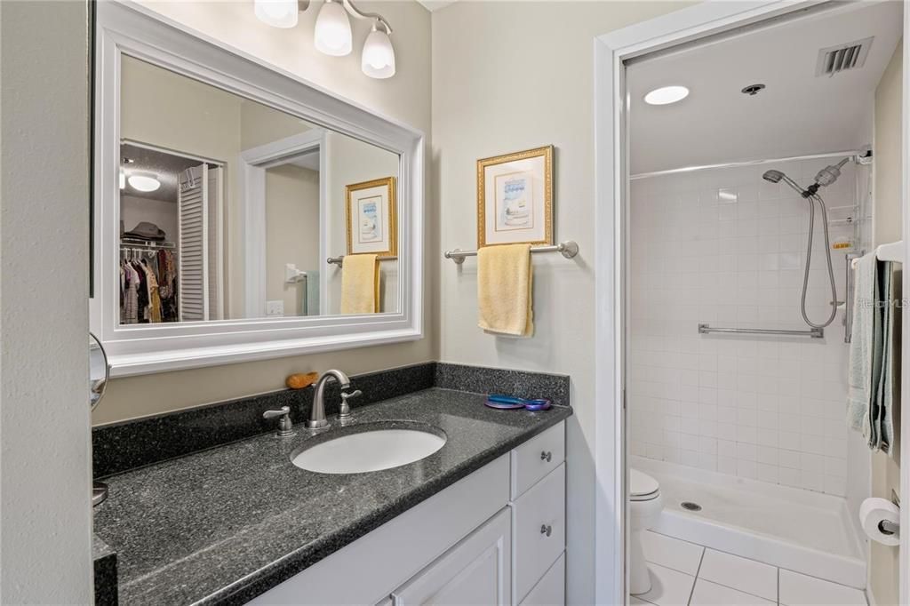 待售: $239,900 (2 贝兹, 2 浴室, 1280 平方英尺)