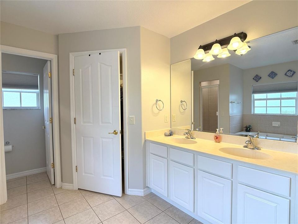 For Rent: $2,800 (4 beds, 4 baths, 2168 Square Feet)