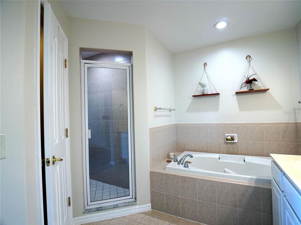 For Rent: $2,800 (4 beds, 4 baths, 2168 Square Feet)