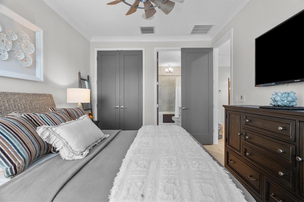 待售: $875,000 (3 贝兹, 3 浴室, 2038 平方英尺)