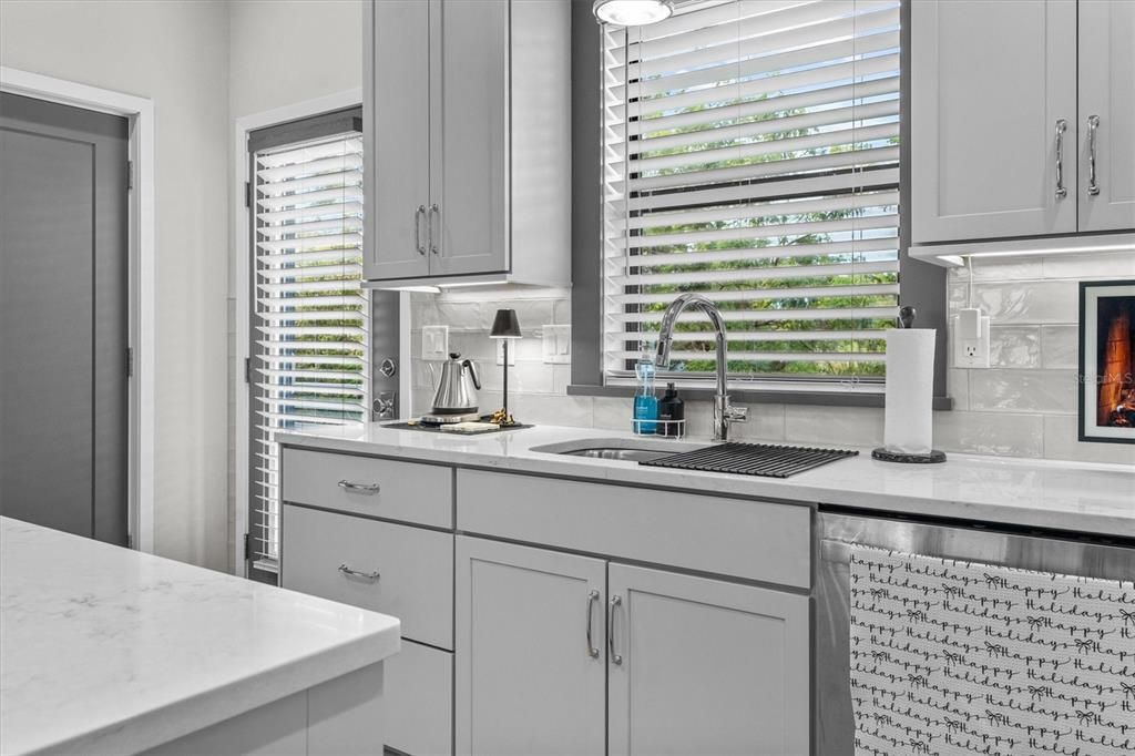 待售: $875,000 (3 贝兹, 3 浴室, 2038 平方英尺)