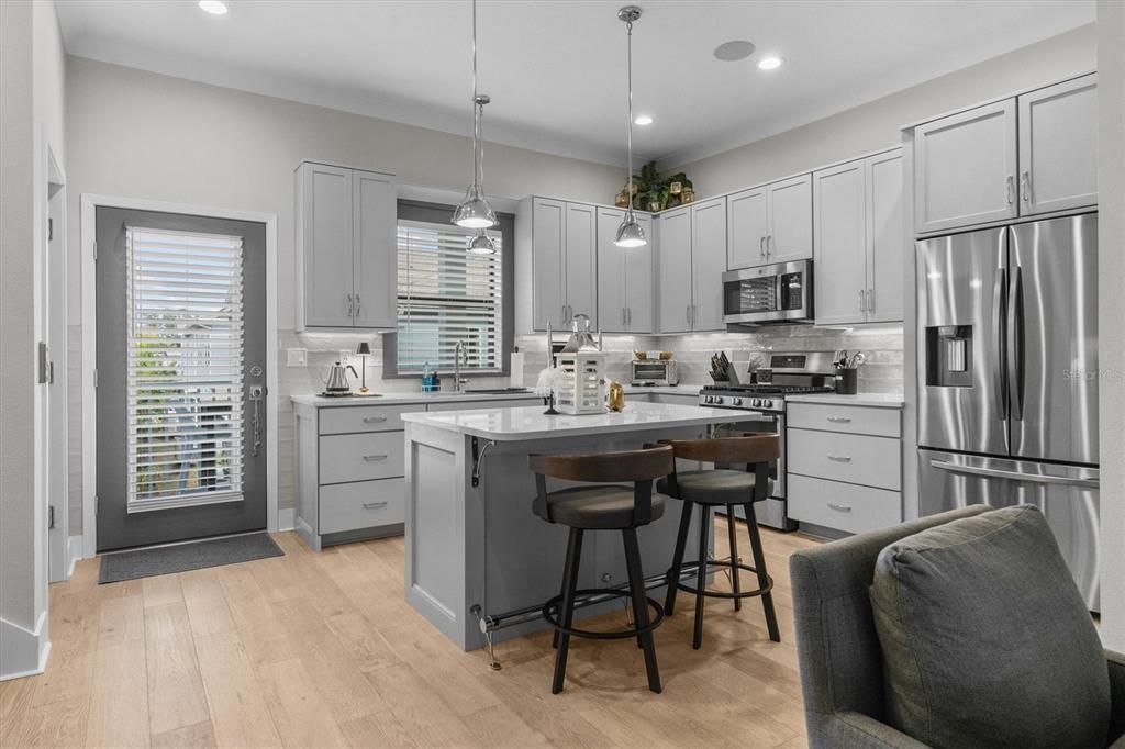 待售: $875,000 (3 贝兹, 3 浴室, 2038 平方英尺)