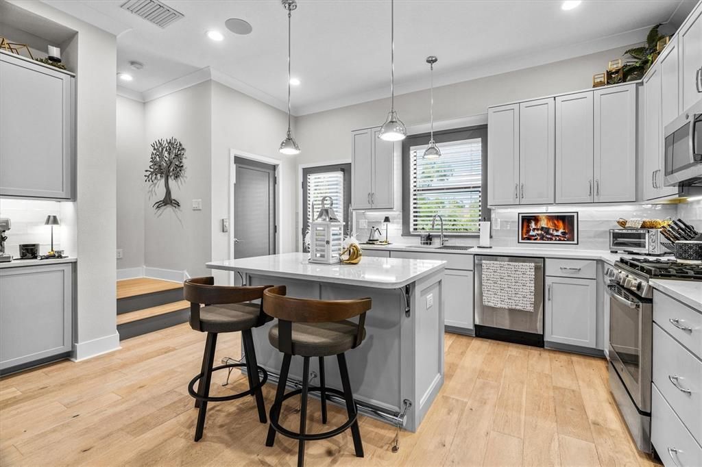 待售: $875,000 (3 贝兹, 3 浴室, 2038 平方英尺)