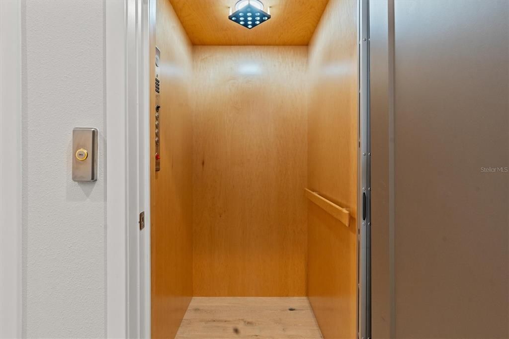 待售: $875,000 (3 贝兹, 3 浴室, 2038 平方英尺)