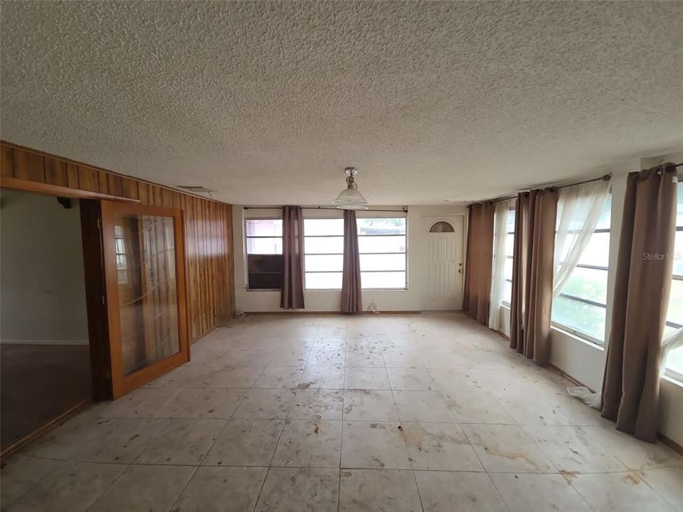 For Sale: $279,900 (3 beds, 2 baths, 1822 Square Feet)