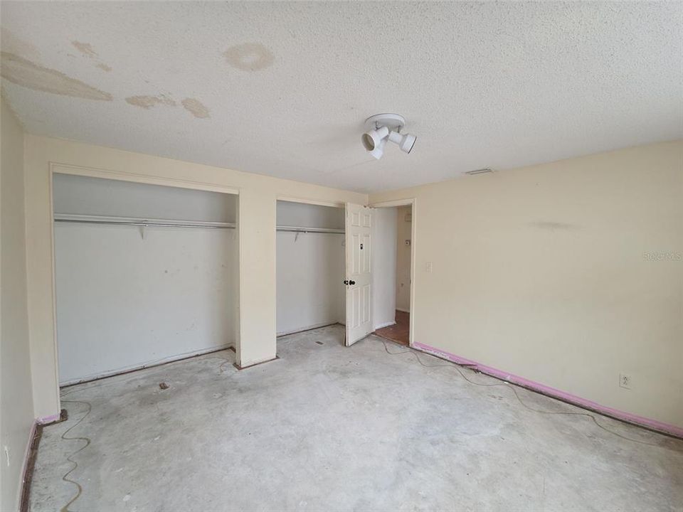 For Sale: $279,900 (3 beds, 2 baths, 1822 Square Feet)