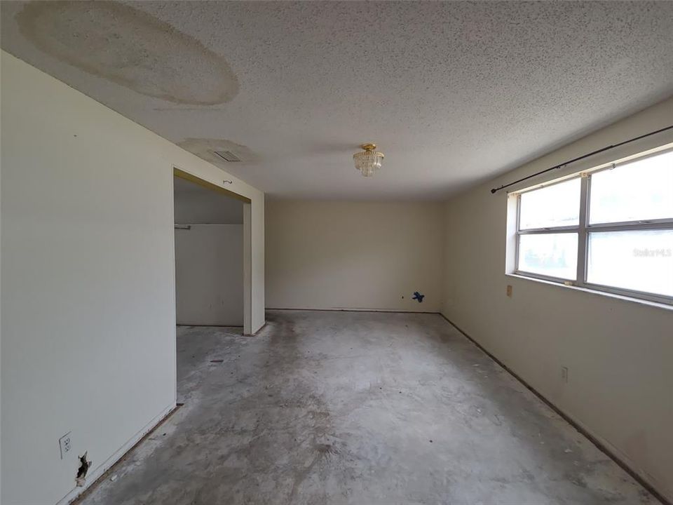 For Sale: $279,900 (3 beds, 2 baths, 1822 Square Feet)