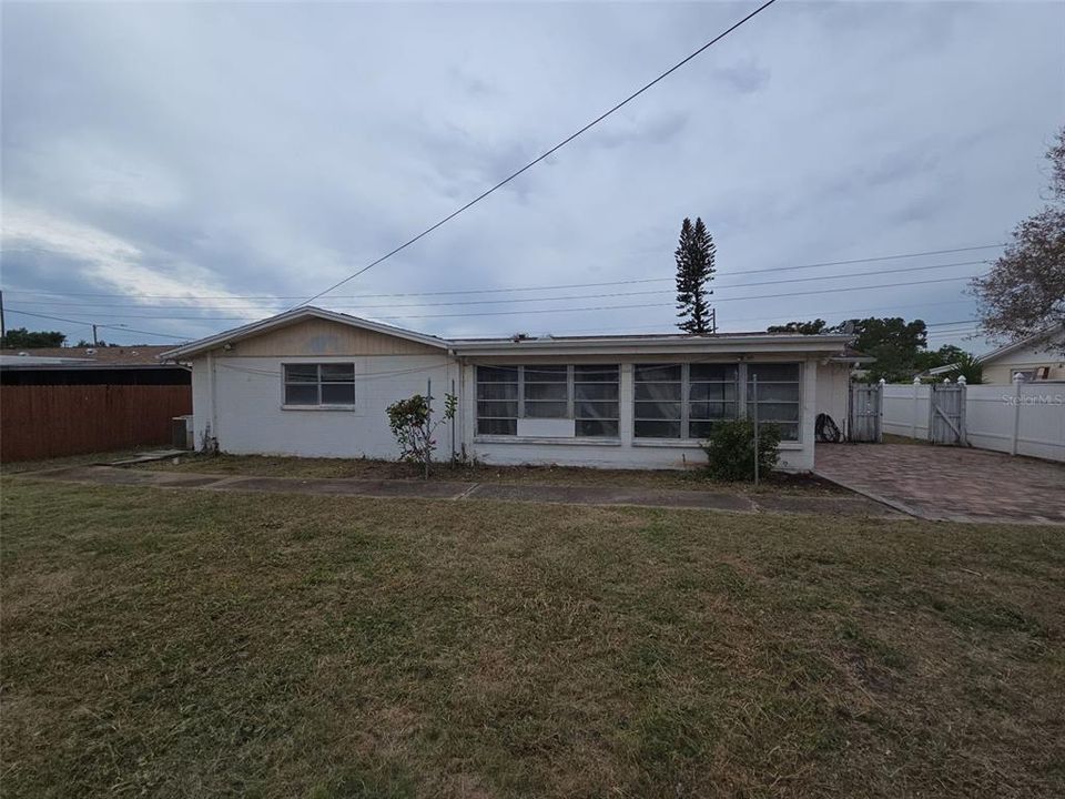 For Sale: $279,900 (3 beds, 2 baths, 1822 Square Feet)