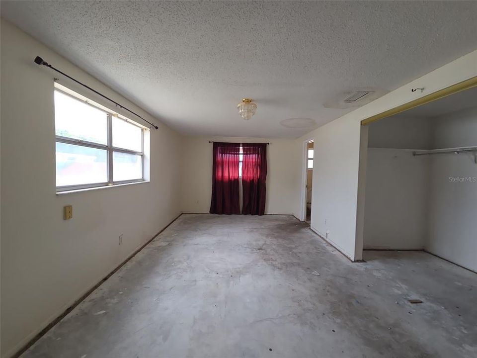 For Sale: $279,900 (3 beds, 2 baths, 1822 Square Feet)