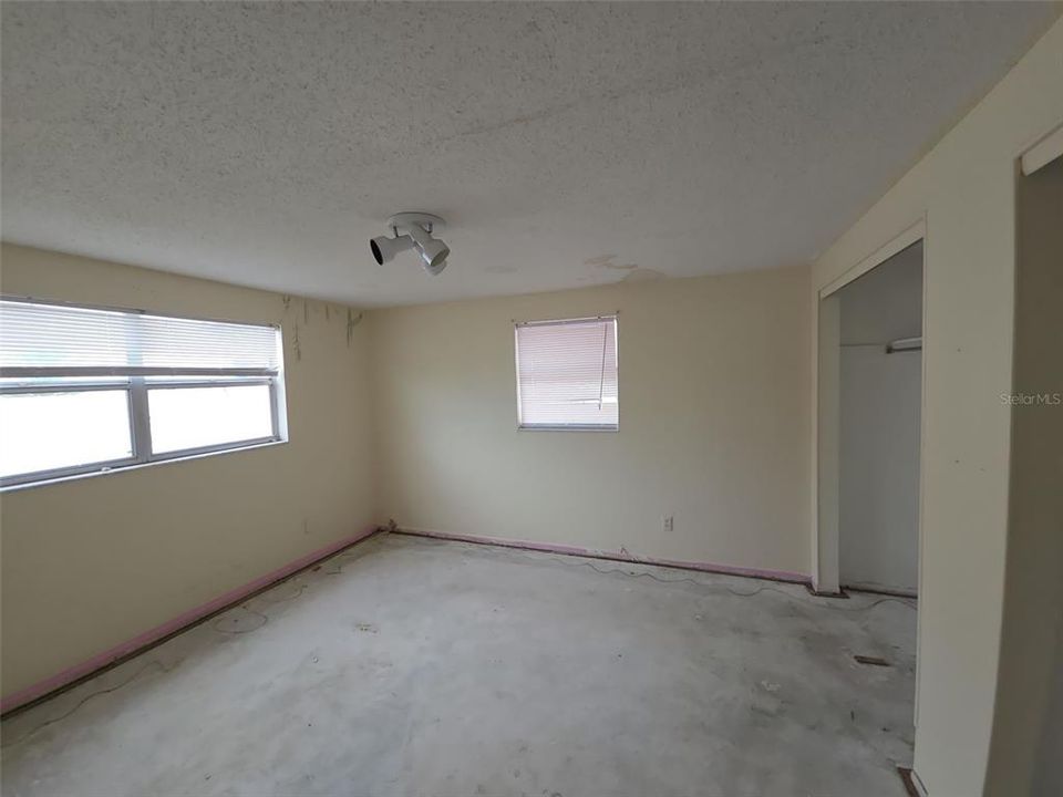 For Sale: $279,900 (3 beds, 2 baths, 1822 Square Feet)