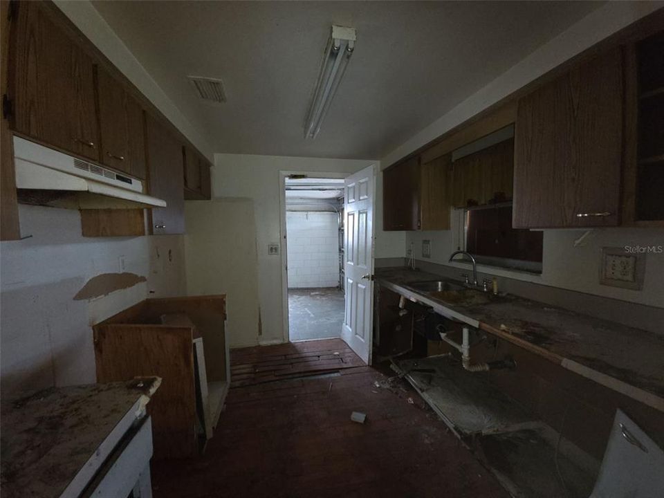 For Sale: $279,900 (3 beds, 2 baths, 1822 Square Feet)