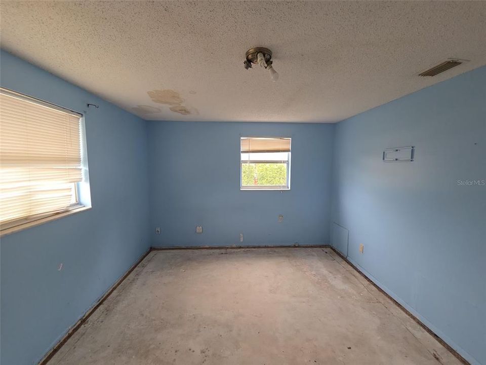 For Sale: $279,900 (3 beds, 2 baths, 1822 Square Feet)